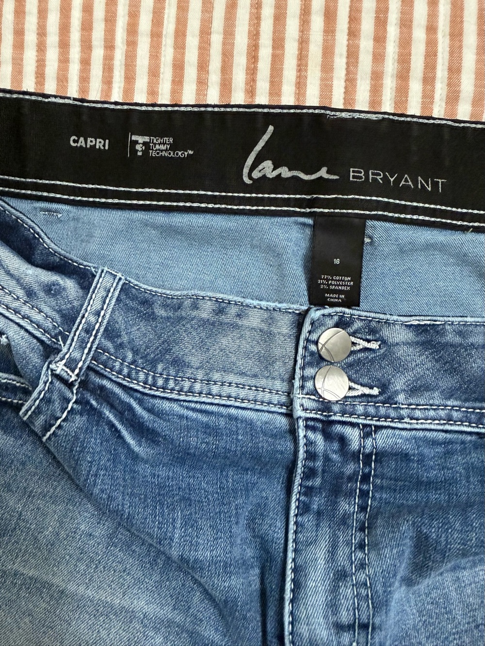 Lane Bryant Capri Blue Denim Jeans Size 16 Tummy Control - Picture 2 of 6